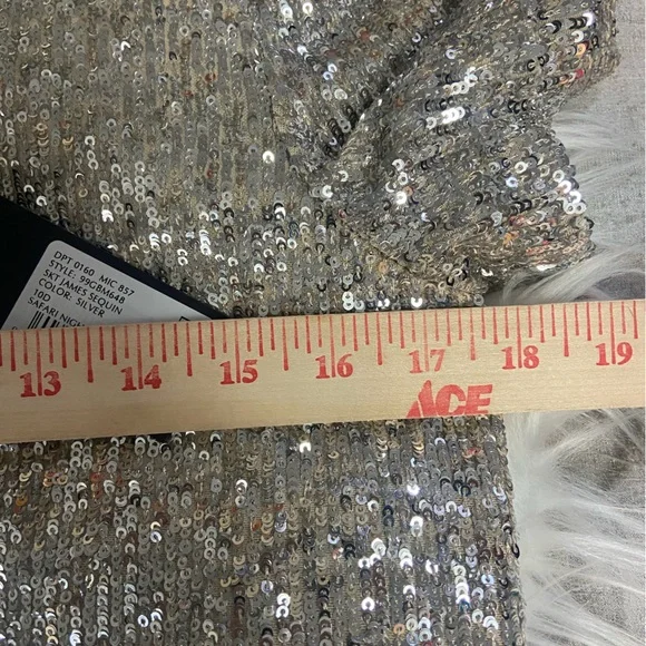 Gianni Bini Silver Sequin Short Sleeve Top - Picture 8 of 11